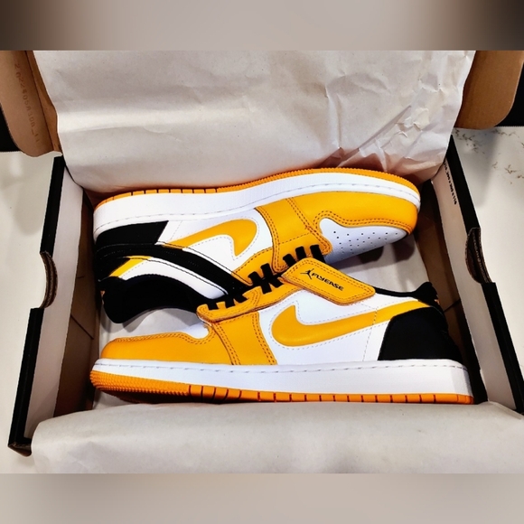 🆕️ NEW Jordan 1 Low FlyEase "White-Taxi" - Picture 3 of 16